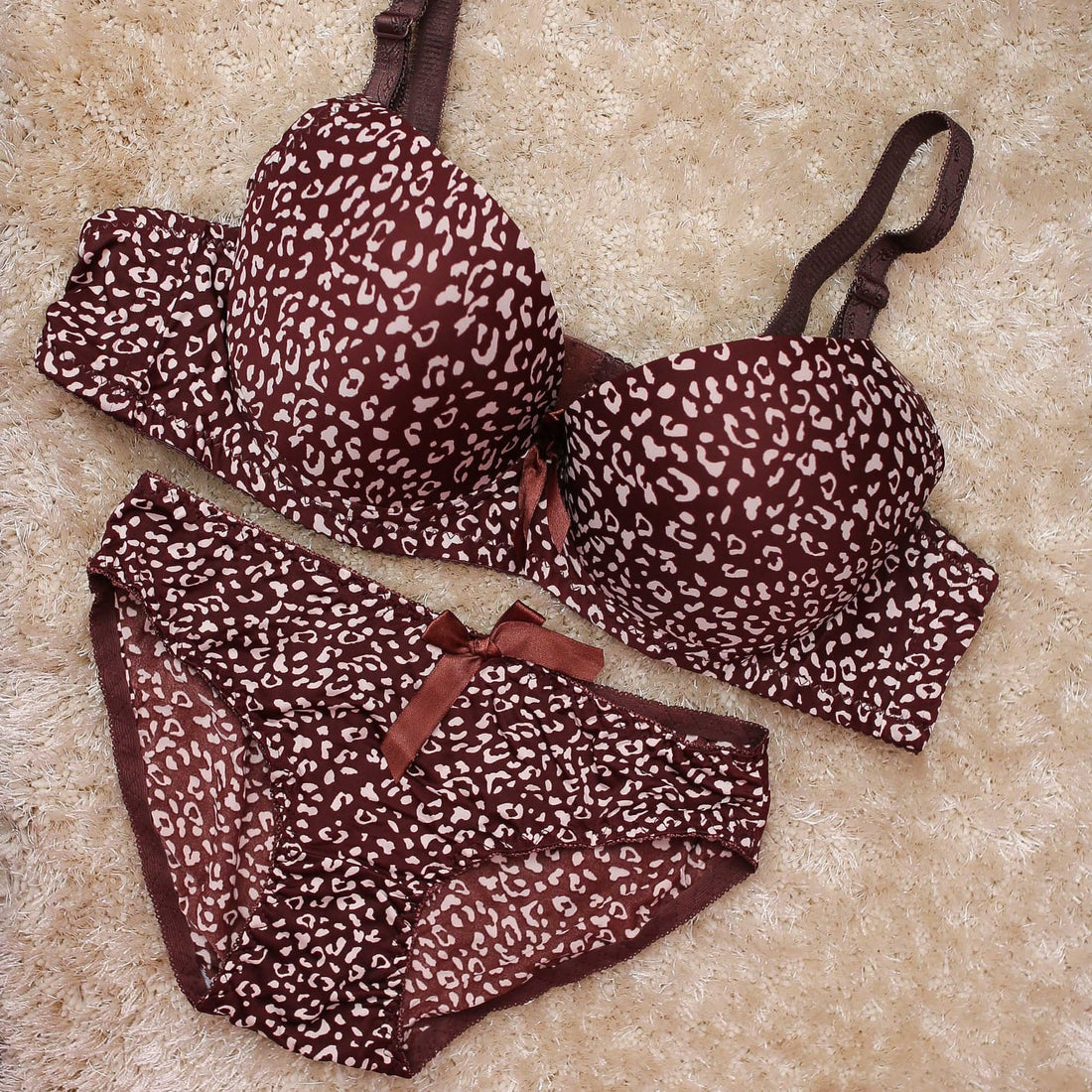 Dotted print padded bra set